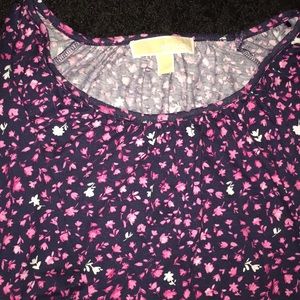 Woman’s Michael kors shirt🚨ACCEPTING ANY OFFER🚨